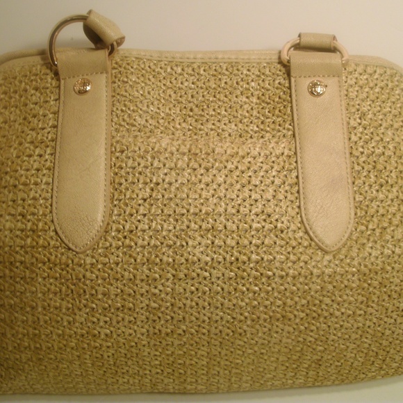 Dana Buchman Beige Straw and Faux Leather Handbag - Picture 3 of 8